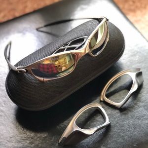 Oakley Juliet plasma with Emerald. See pics!